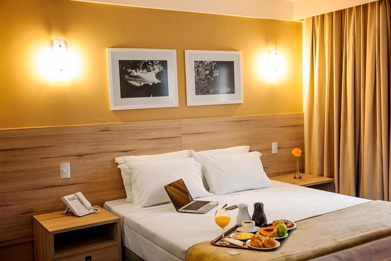 Standard Double 1 Queen Bed